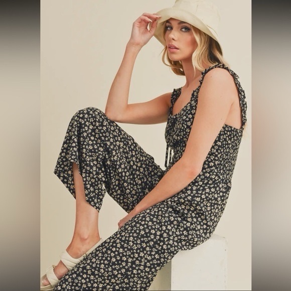 NWT Aemi + Co Floral Black Jumpsuit - Picture 16 of 16